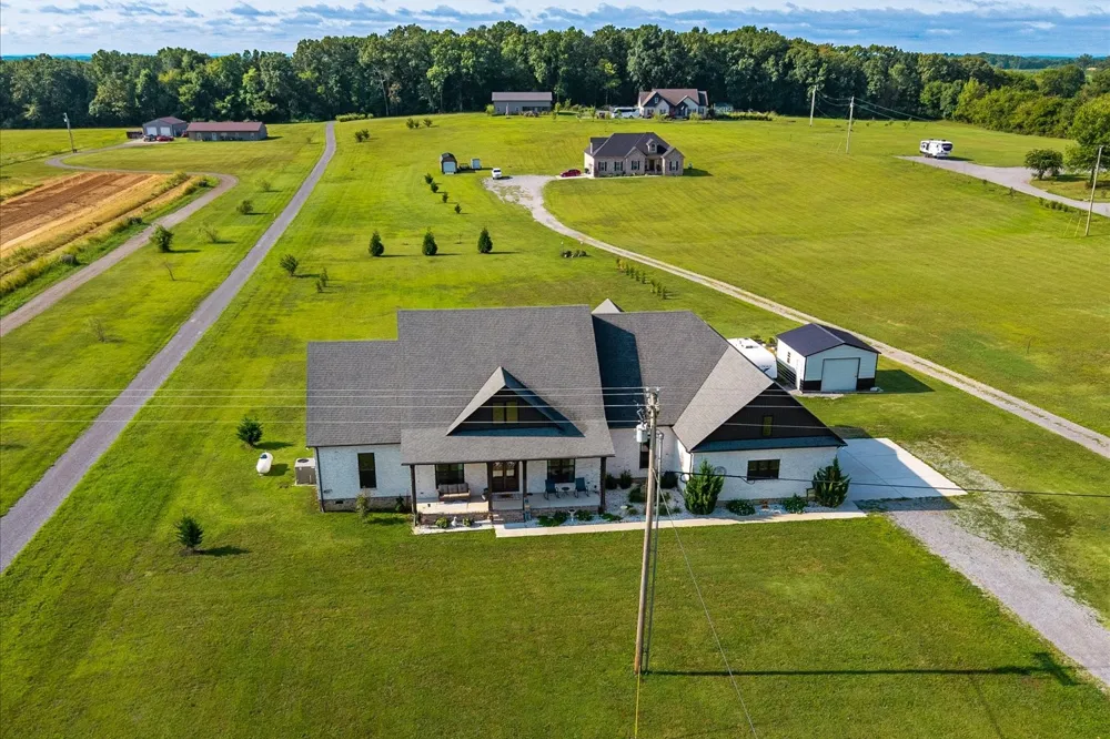 742 Kingdom Rd Unionville, TN 37180