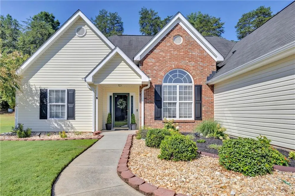 514 Hamlet Drive Loganville, GA 30052