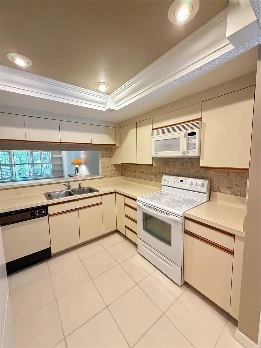 5200 SE Seascape Way #201 Stuart, FL 34997