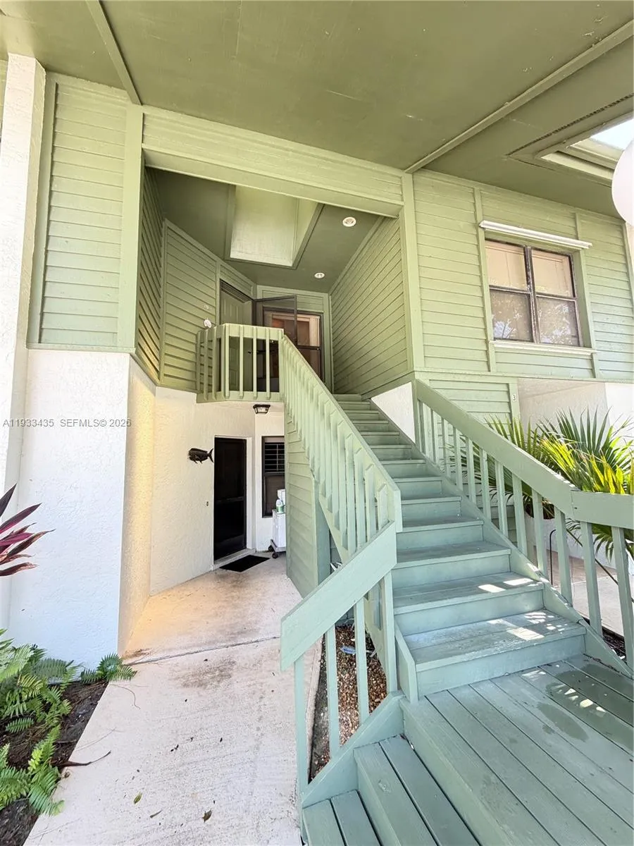 5200 SE Seascape Way #201 Stuart, FL 34997