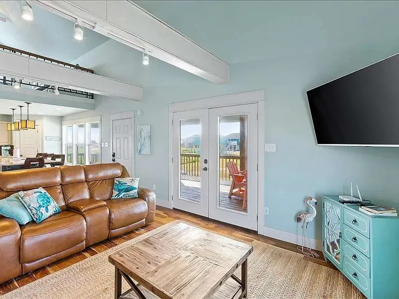 157 Verdia Drive Crystal Beach, TX 77650