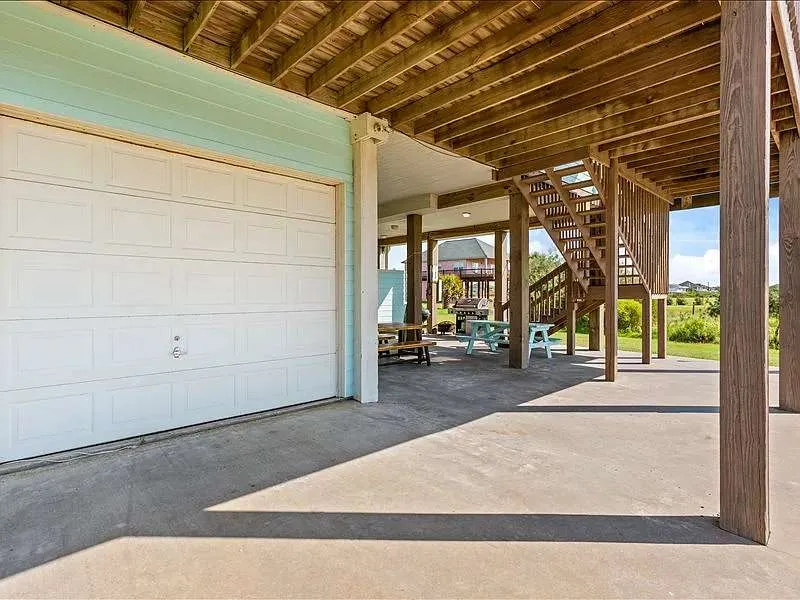 157 Verdia Drive Crystal Beach, TX 77650