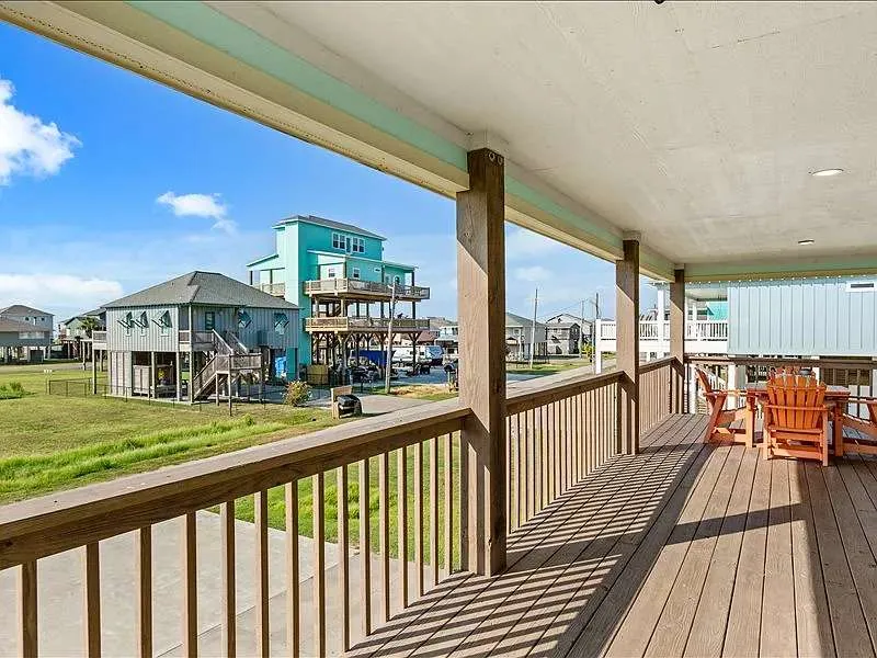 157 Verdia Drive Crystal Beach, TX 77650