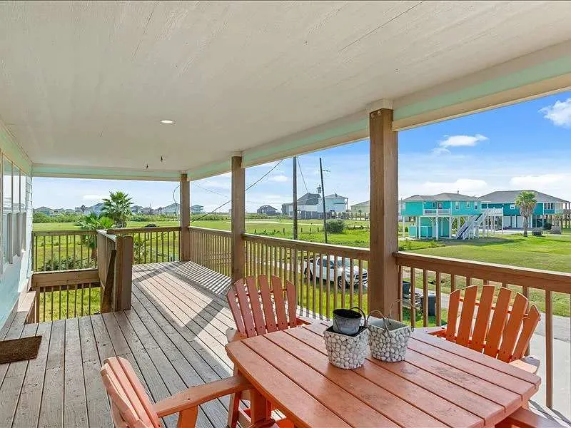 157 Verdia Drive Crystal Beach, TX 77650
