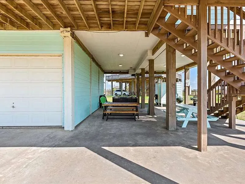 157 Verdia Drive Crystal Beach, TX 77650