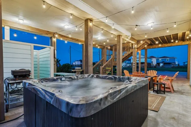 157 Verdia Drive Crystal Beach, TX 77650