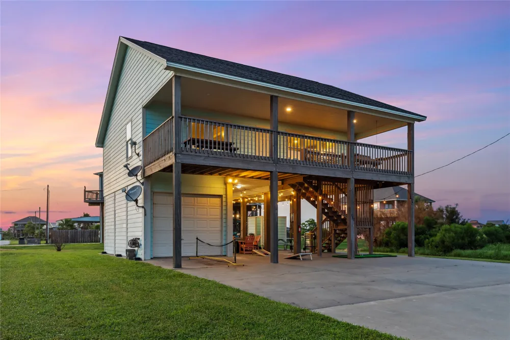 157 Verdia Drive Crystal Beach, TX 77650