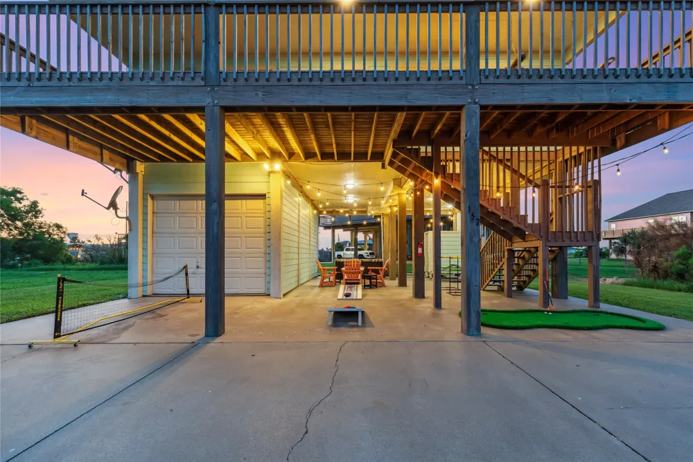 157 Verdia Drive Crystal Beach, TX 77650