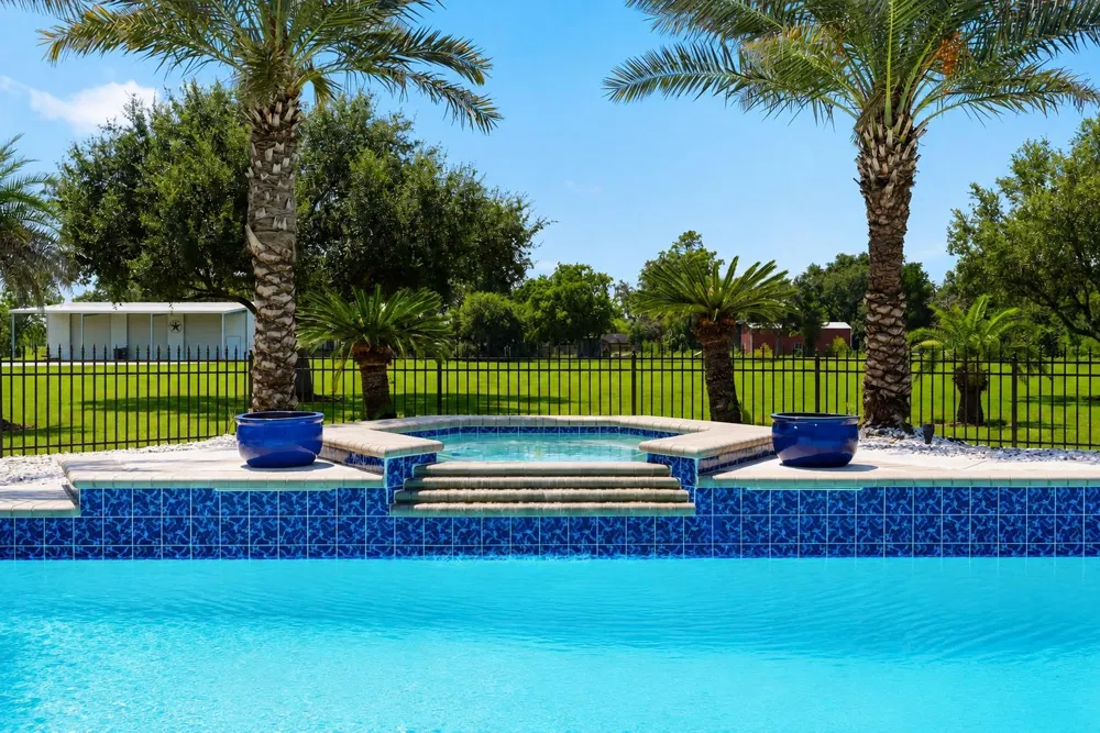 835 Hall Road Alvin, TX 77511