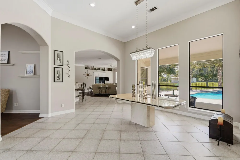 835 Hall Road Alvin, TX 77511