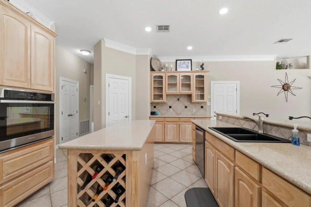 835 Hall Road Alvin, TX 77511