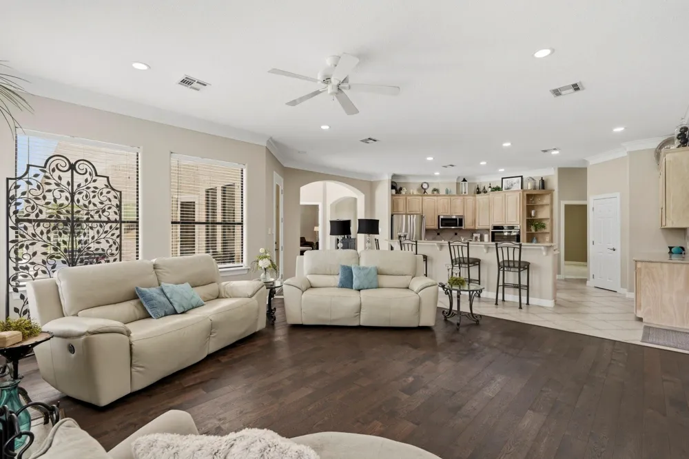 835 Hall Road Alvin, TX 77511