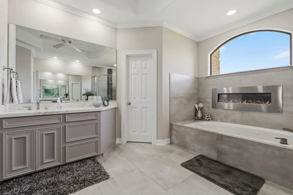835 Hall Road Alvin, TX 77511