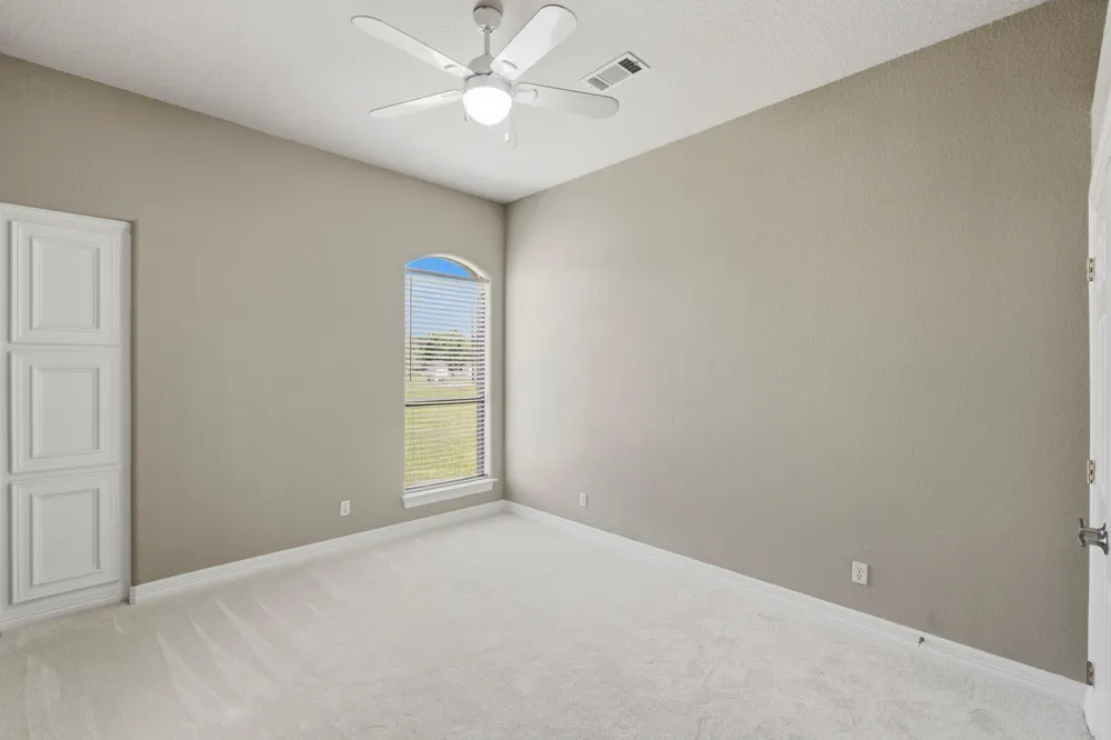 835 Hall Road Alvin, TX 77511