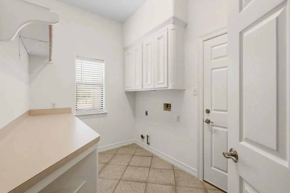 835 Hall Road Alvin, TX 77511
