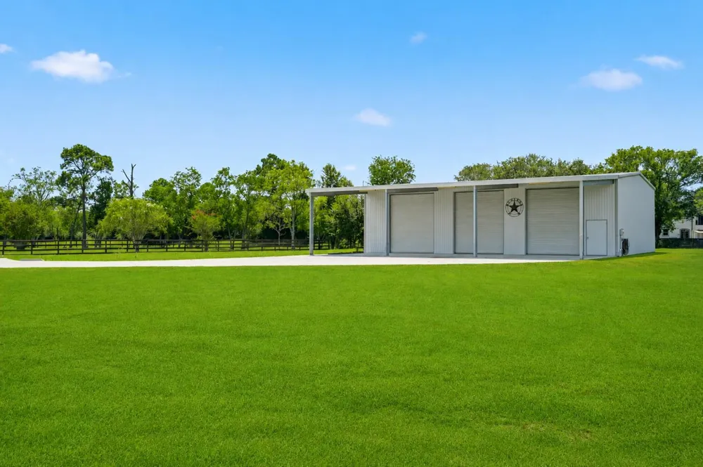 835 Hall Road Alvin, TX 77511