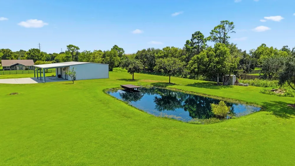 835 Hall Road Alvin, TX 77511