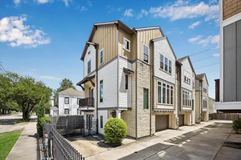 736 Yale Street #C