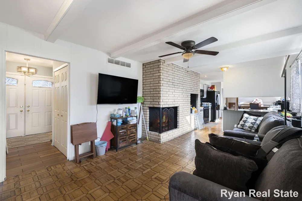 1841 Springfield Street Flint, MI 48503