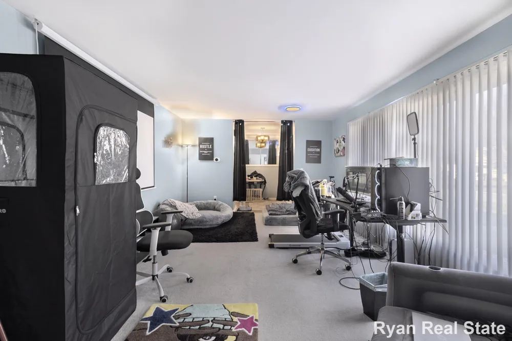 1841 Springfield Street Flint, MI 48503