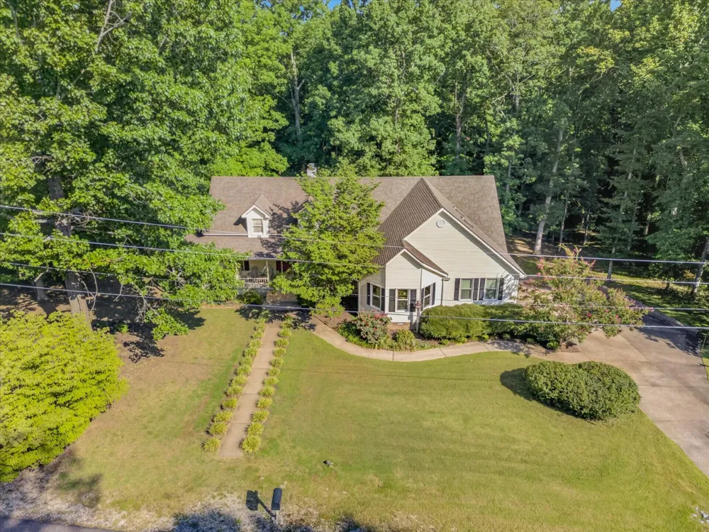 175 Castleton Cv Paris, TN 38242