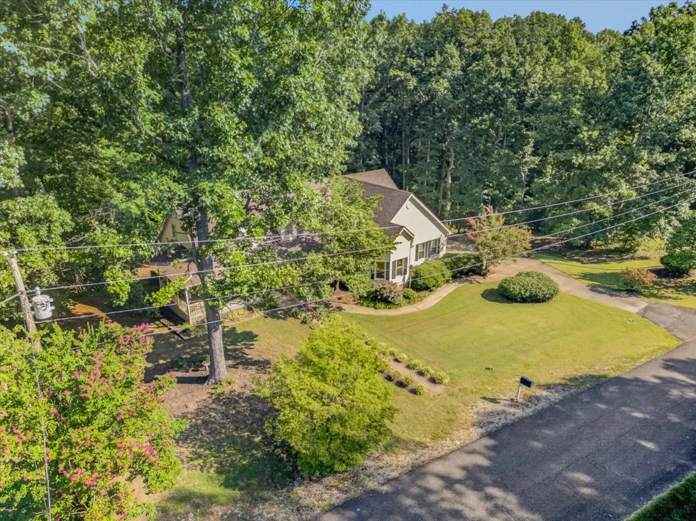 175 Castleton Cv Paris, TN 38242