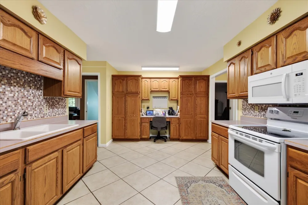 175 Castleton Cv Paris, TN 38242