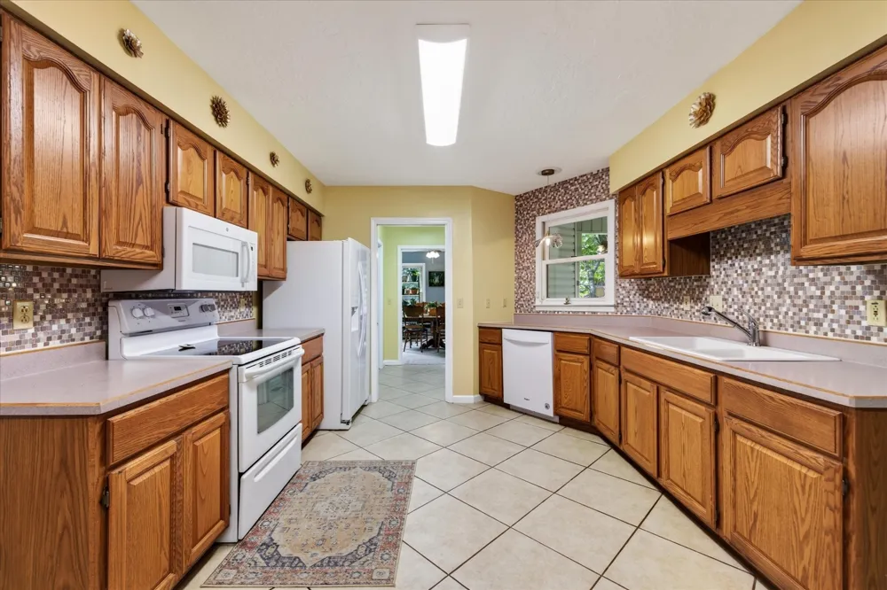 175 Castleton Cv Paris, TN 38242