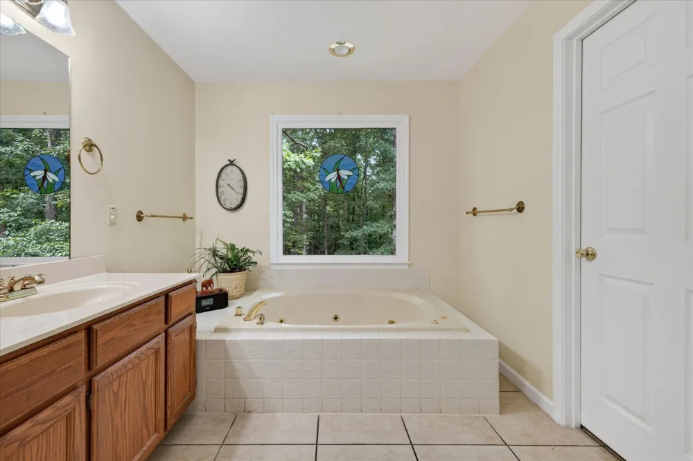 175 Castleton Cv Paris, TN 38242