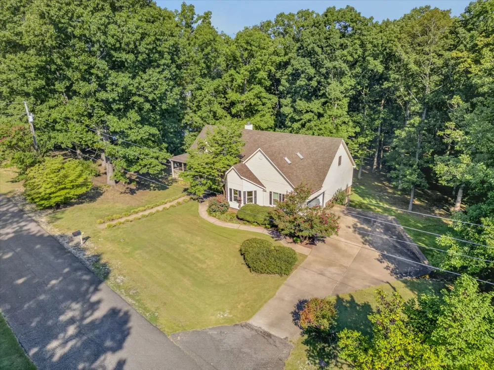 175 Castleton Cv Paris, TN 38242