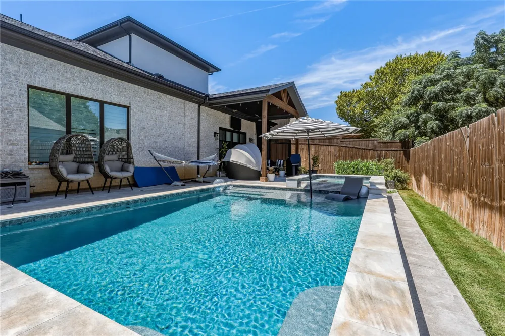 2080 Holt Way Grapevine, TX 76051