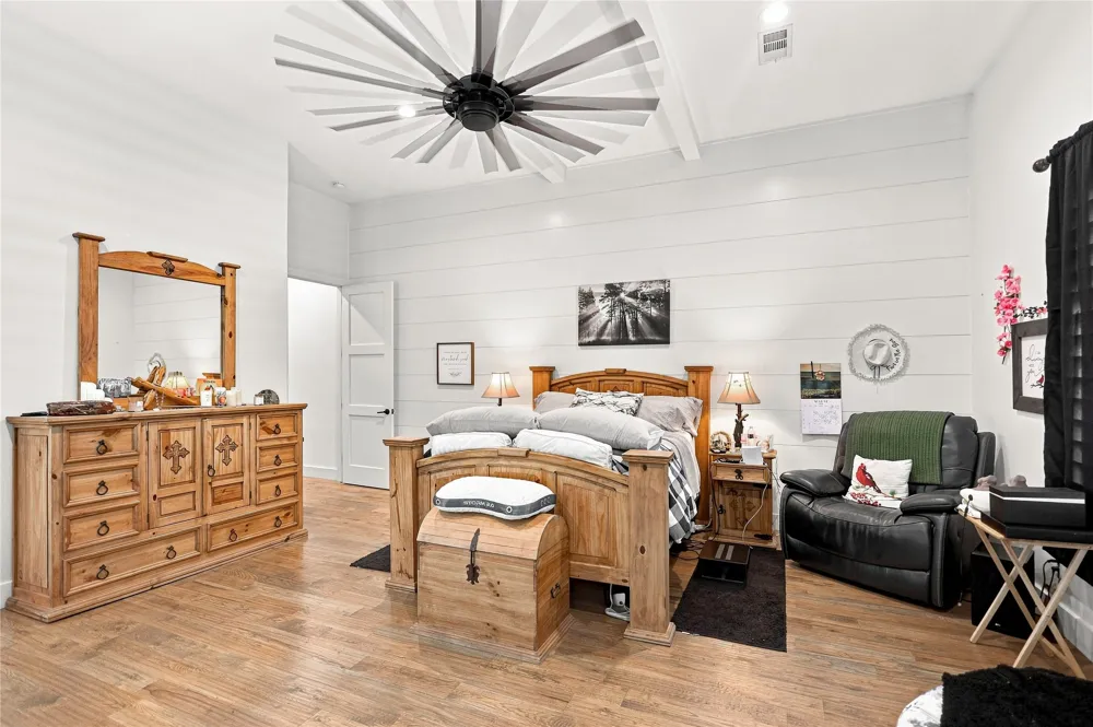 2080 Holt Way Grapevine, TX 76051