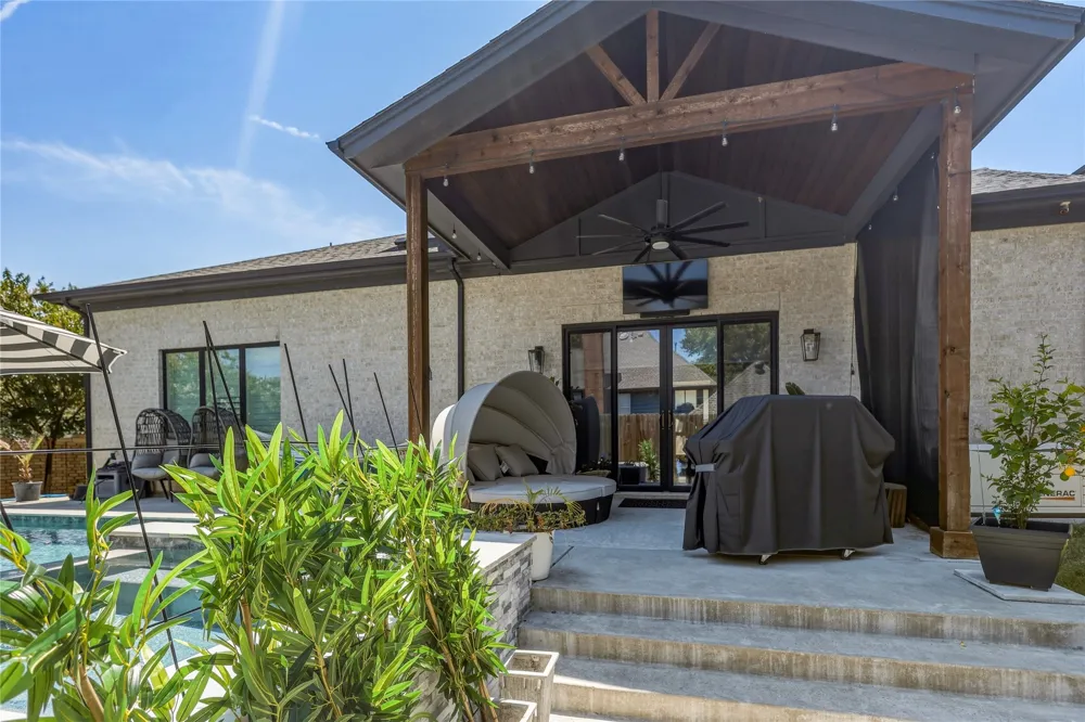 2080 Holt Way Grapevine, TX 76051