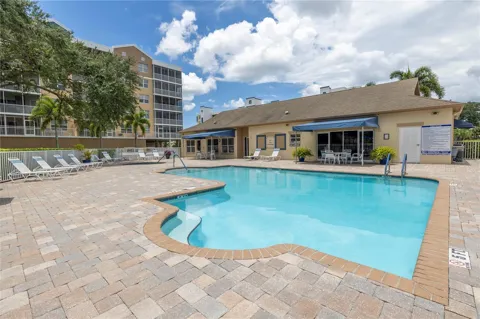 960 STARKEY ROAD #2202