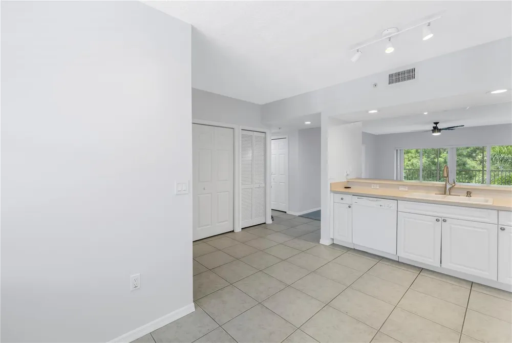 960 STARKEY ROAD #2202 Largo, FL 33771