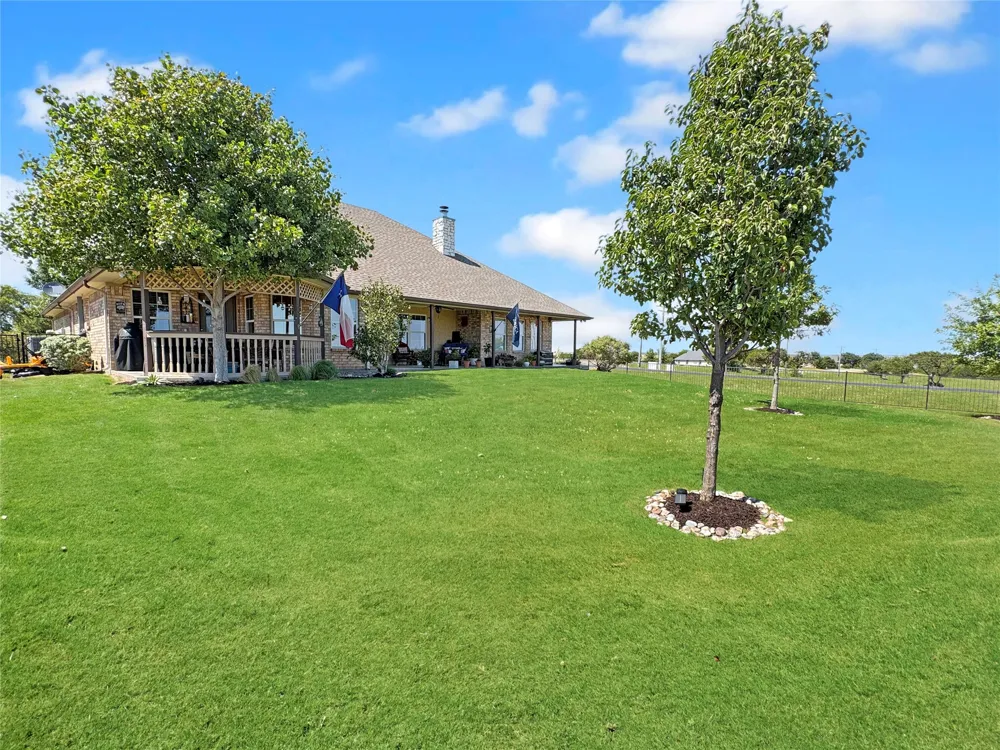 7205 Muirfield Drive Cleburne, TX 76033