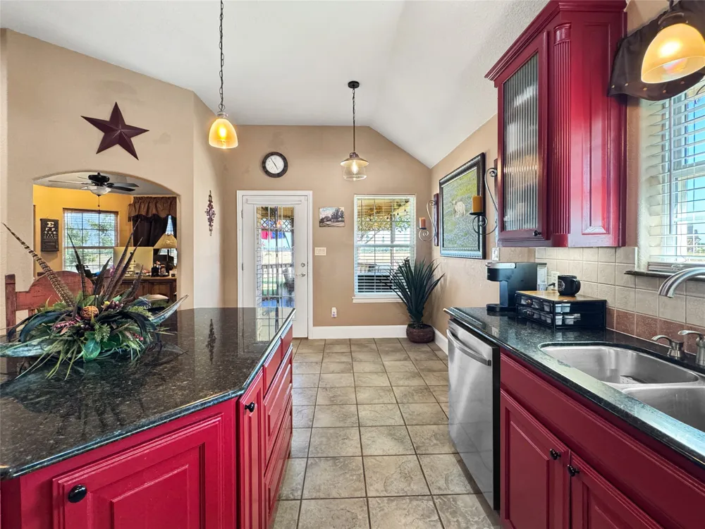 7205 Muirfield Drive Cleburne, TX 76033