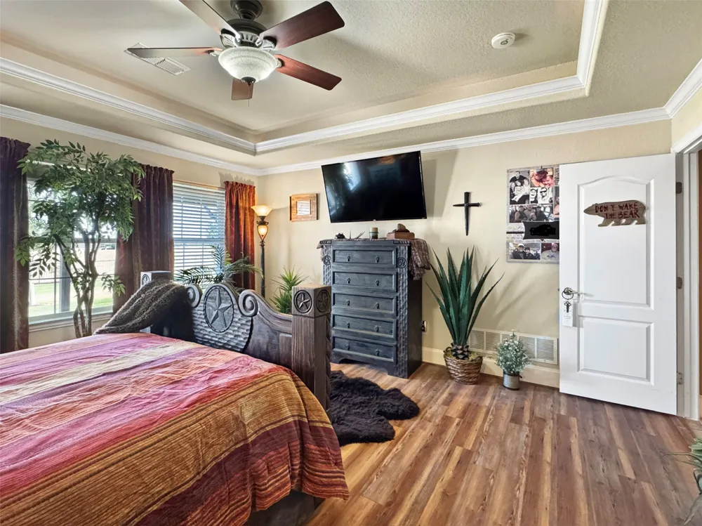7205 Muirfield Drive Cleburne, TX 76033