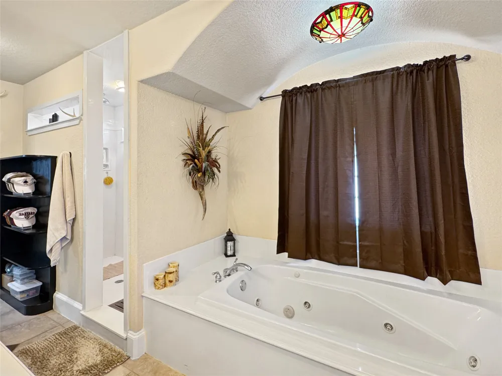 7205 Muirfield Drive Cleburne, TX 76033