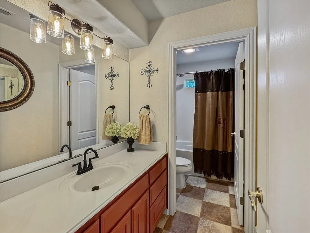 7205 Muirfield Drive Cleburne, TX 76033