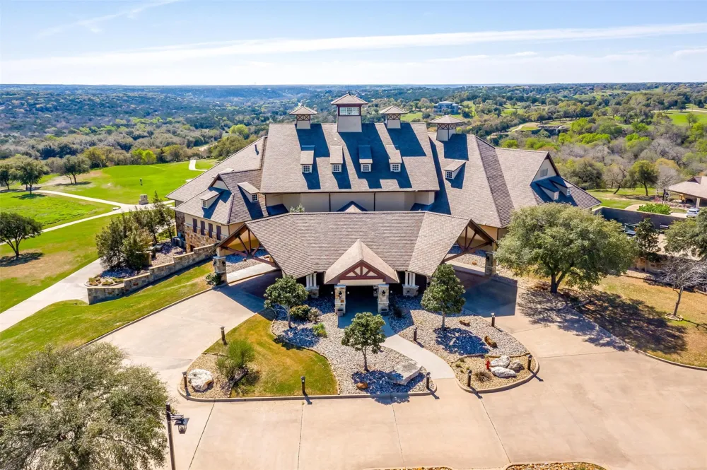 7205 Muirfield Drive Cleburne, TX 76033