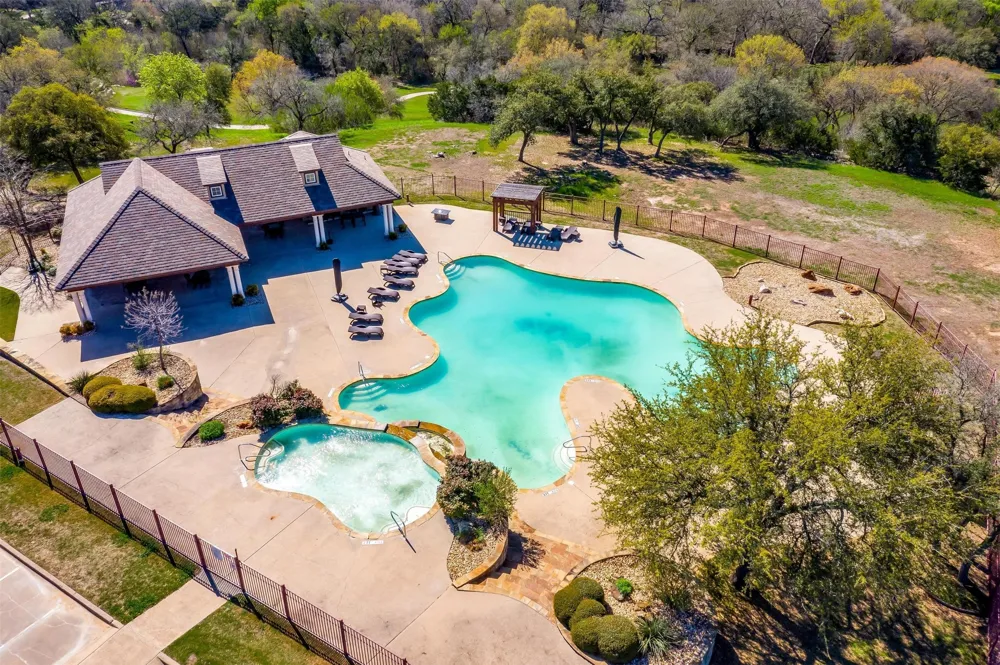 7205 Muirfield Drive Cleburne, TX 76033