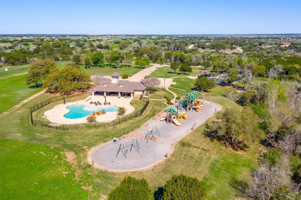 7205 Muirfield Drive Cleburne, TX 76033