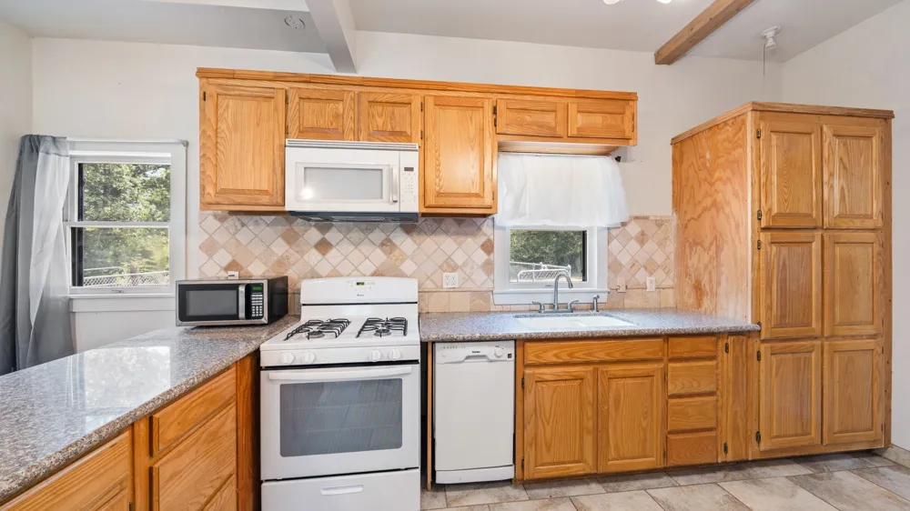 8266 Fm 17 Grand Saline, TX 75140