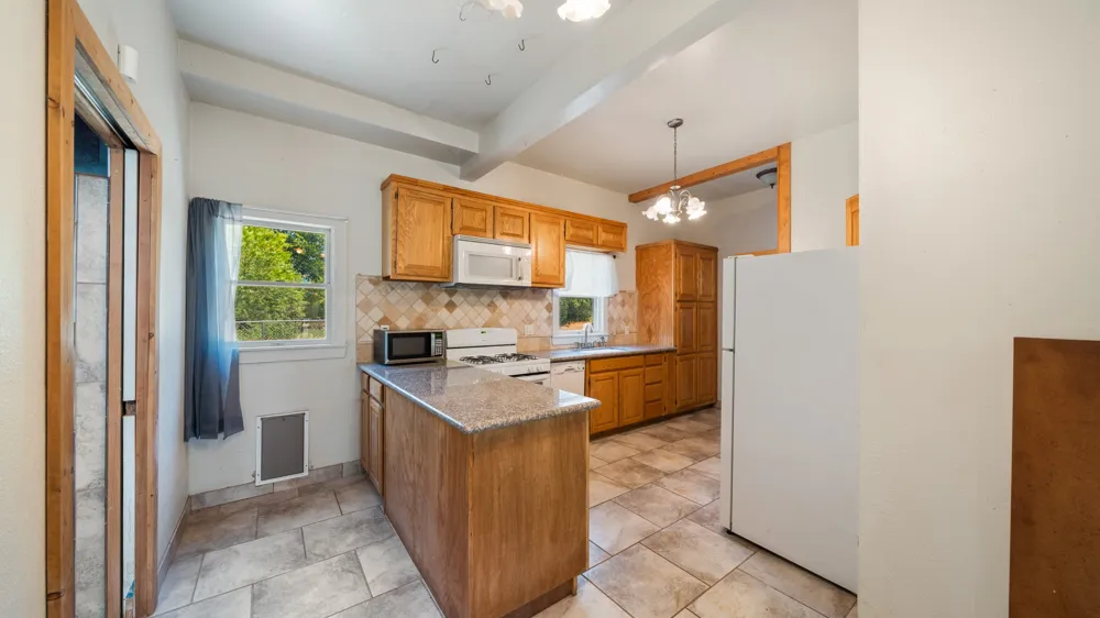 8266 Fm 17 Grand Saline, TX 75140