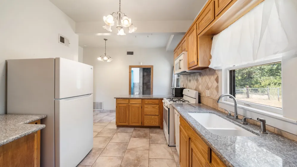 8266 Fm 17 Grand Saline, TX 75140