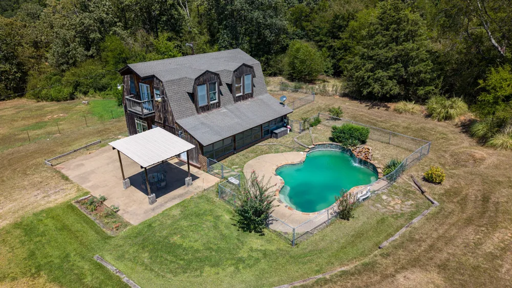 8266 Fm 17 Grand Saline, TX 75140