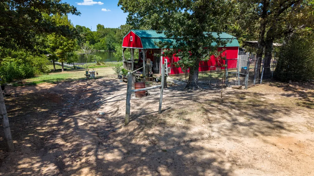 8266 Fm 17 Grand Saline, TX 75140