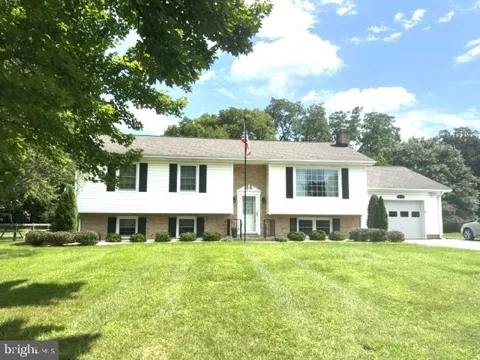 8117 RUNNYMEADE DRIVE