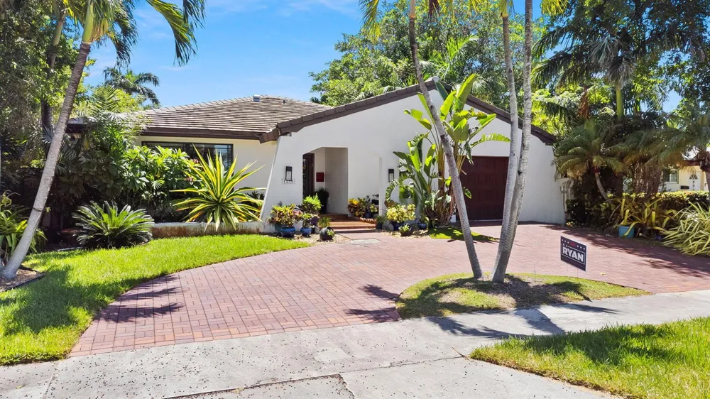 1230 TAYLOR STREET Hollywood, FL 33019